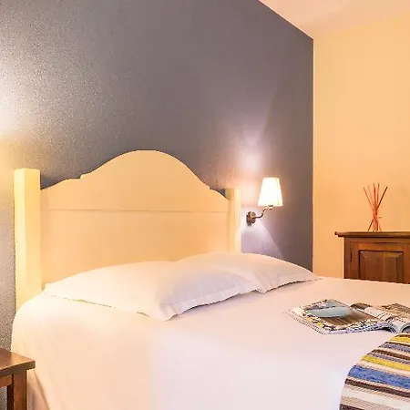 Prázdninový areál Pierre & Domaine Du Golf De Pinsolle 3*